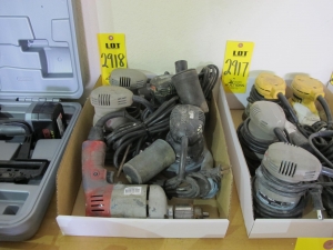 LOT (5) ASSORTED SANDERS & DRILL (W-51) LOADING & HANDLING FEE $5-